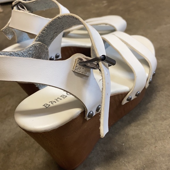 White platform wedges - Picture 2 of 3